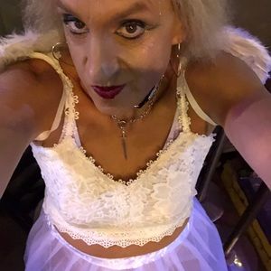 Meet your Posher, Sandy